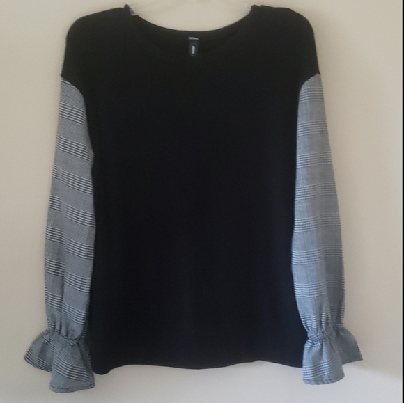 NEW! DESIGN LAB Black Plaid Sleeve Sweater M. - Picture 3 of 5